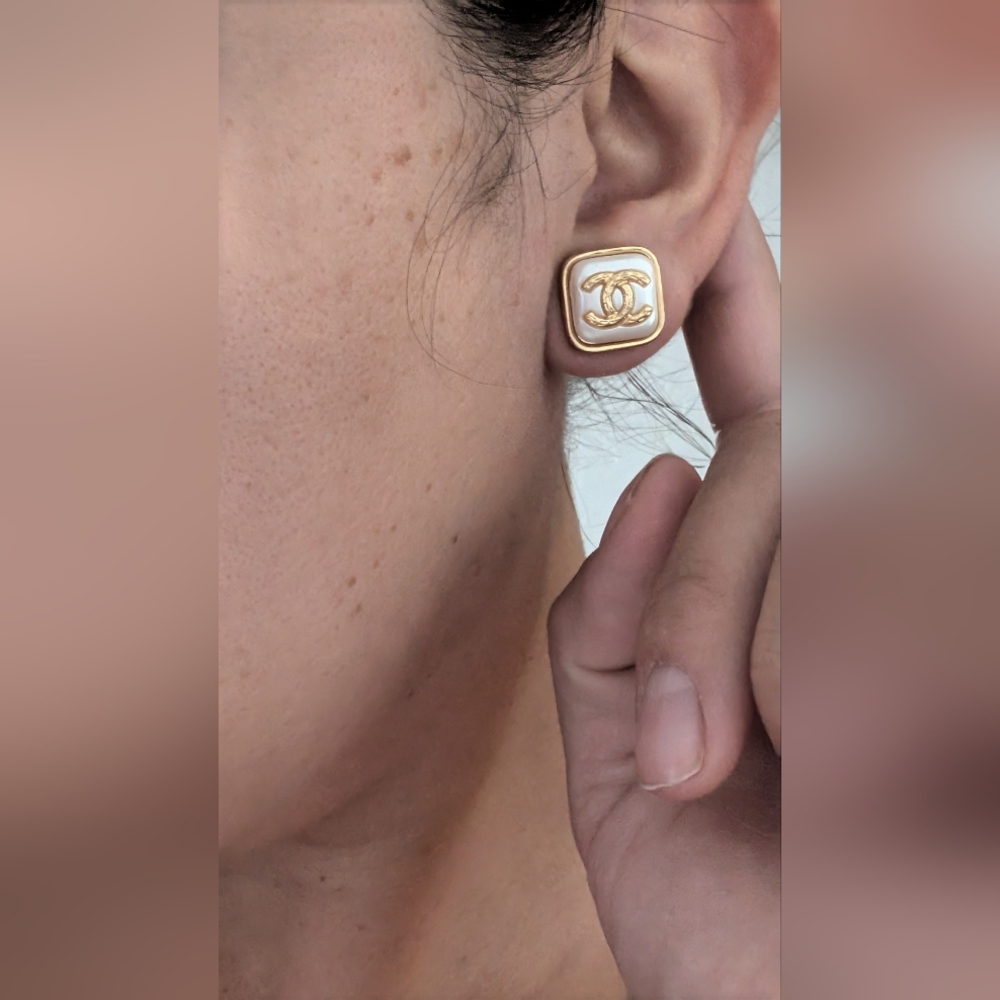 Fashion Jewelry Gold and White Square Earrings Like Chanel Style CC Style Luxury - Picture 5 of 6